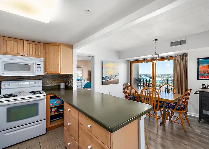 2 Bedroom Ocean View With Outdoor Pool!