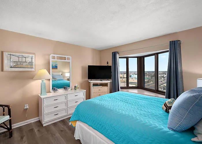 2 Bedroom Ocean View With Outdoor Pool! *