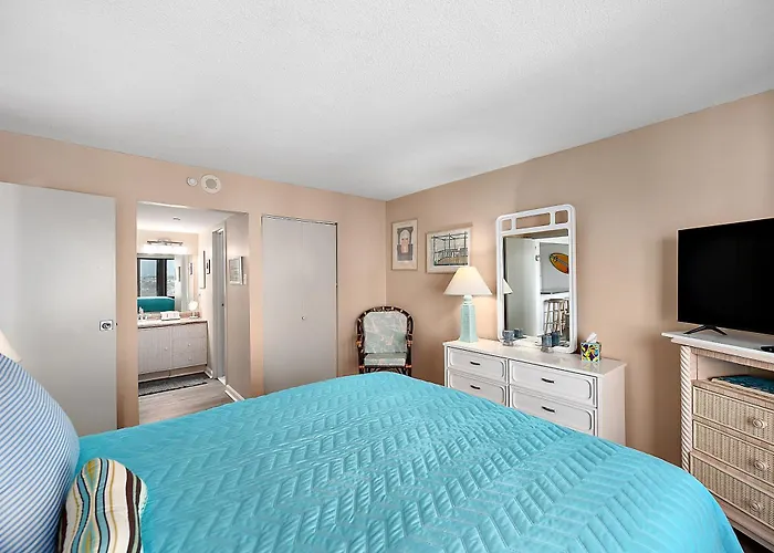 2 Bedroom Ocean View With Outdoor Pool!