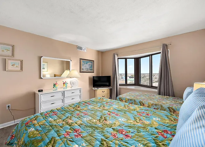 2 Bedroom Ocean View With Outdoor Pool!