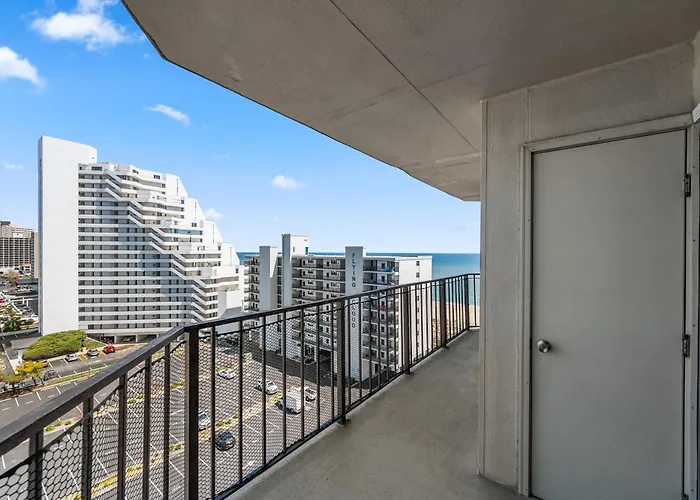 2 Bedroom Ocean View With Outdoor Pool!