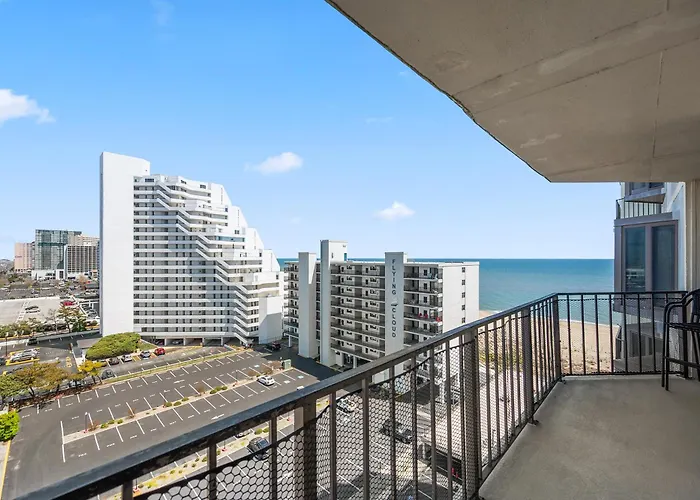 2 Bedroom Ocean View With Outdoor Pool!