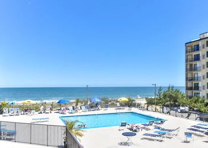 2 Bedroom Ocean View With Outdoor Pool!